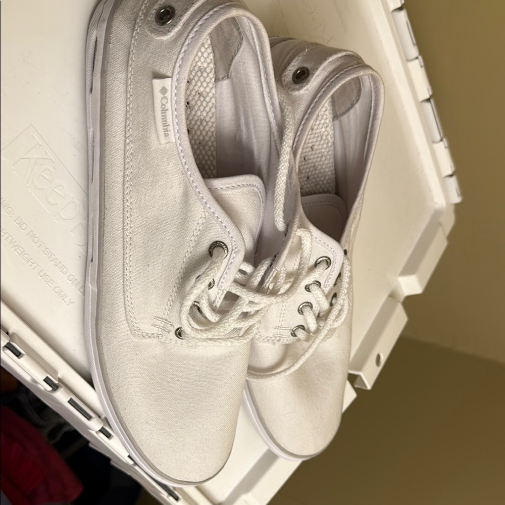 Columbia White Canvas Sneakers Casual Low-Top Design - Picture 9 of 9